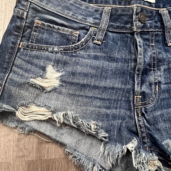 Hollister Jean Shorts sz 3/26 distressed low rise denim - Picture 5 of 9